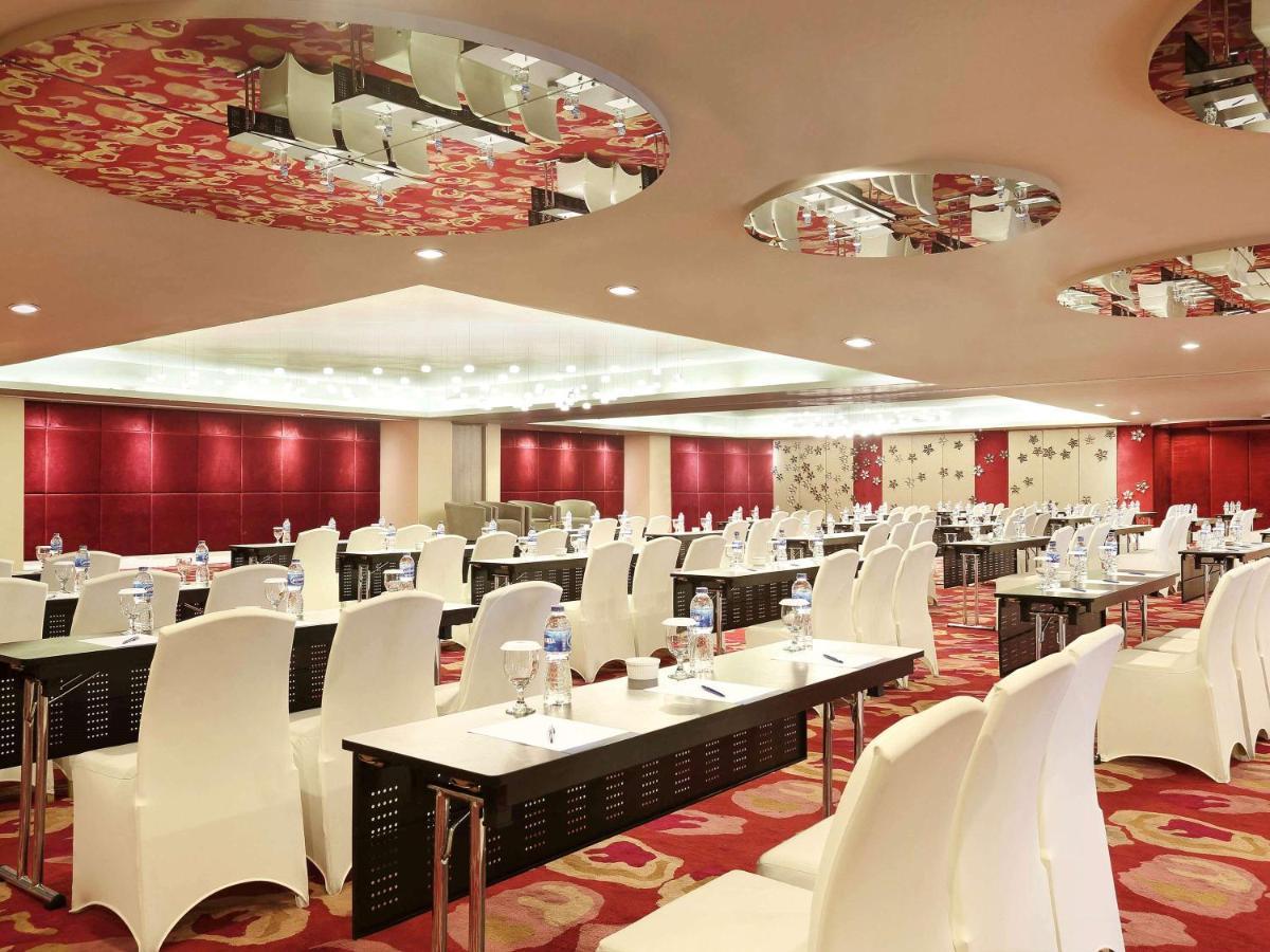 Novotel Jakarta Gajah Mada Extérieur photo