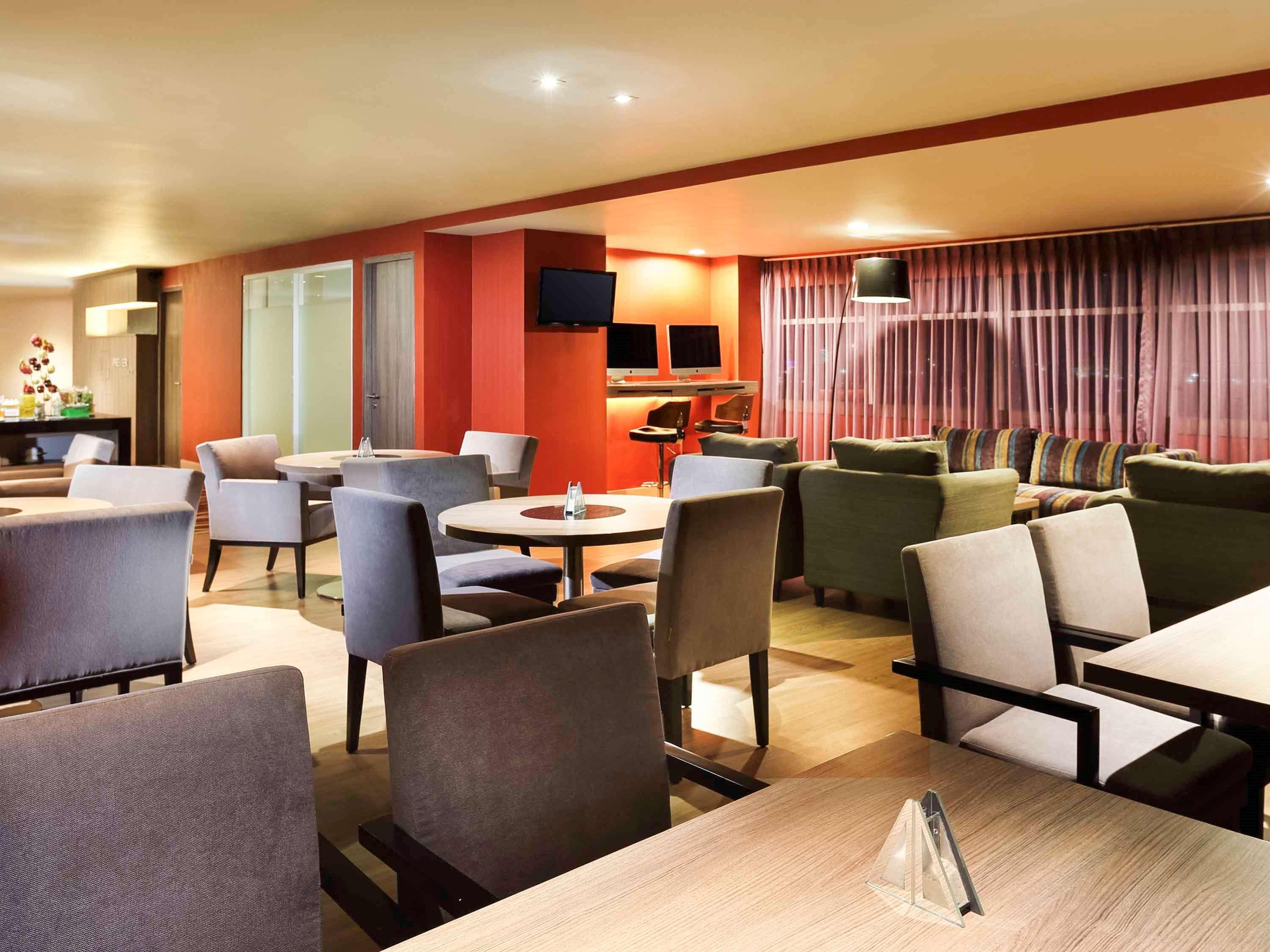 Novotel Jakarta Gajah Mada Extérieur photo
