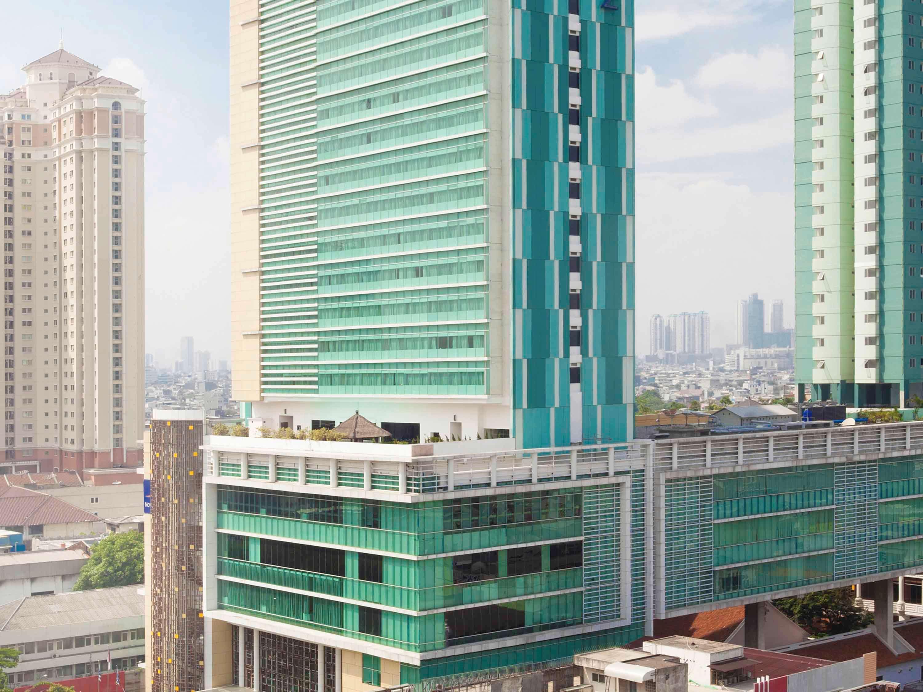 Novotel Jakarta Gajah Mada Extérieur photo