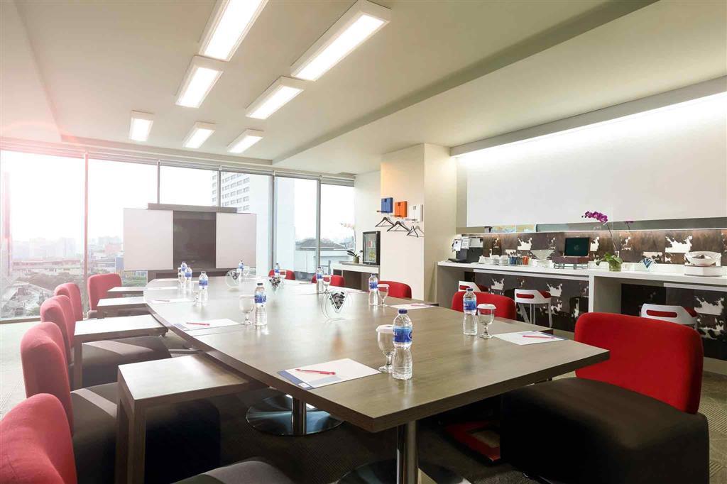 Novotel Jakarta Gajah Mada Extérieur photo