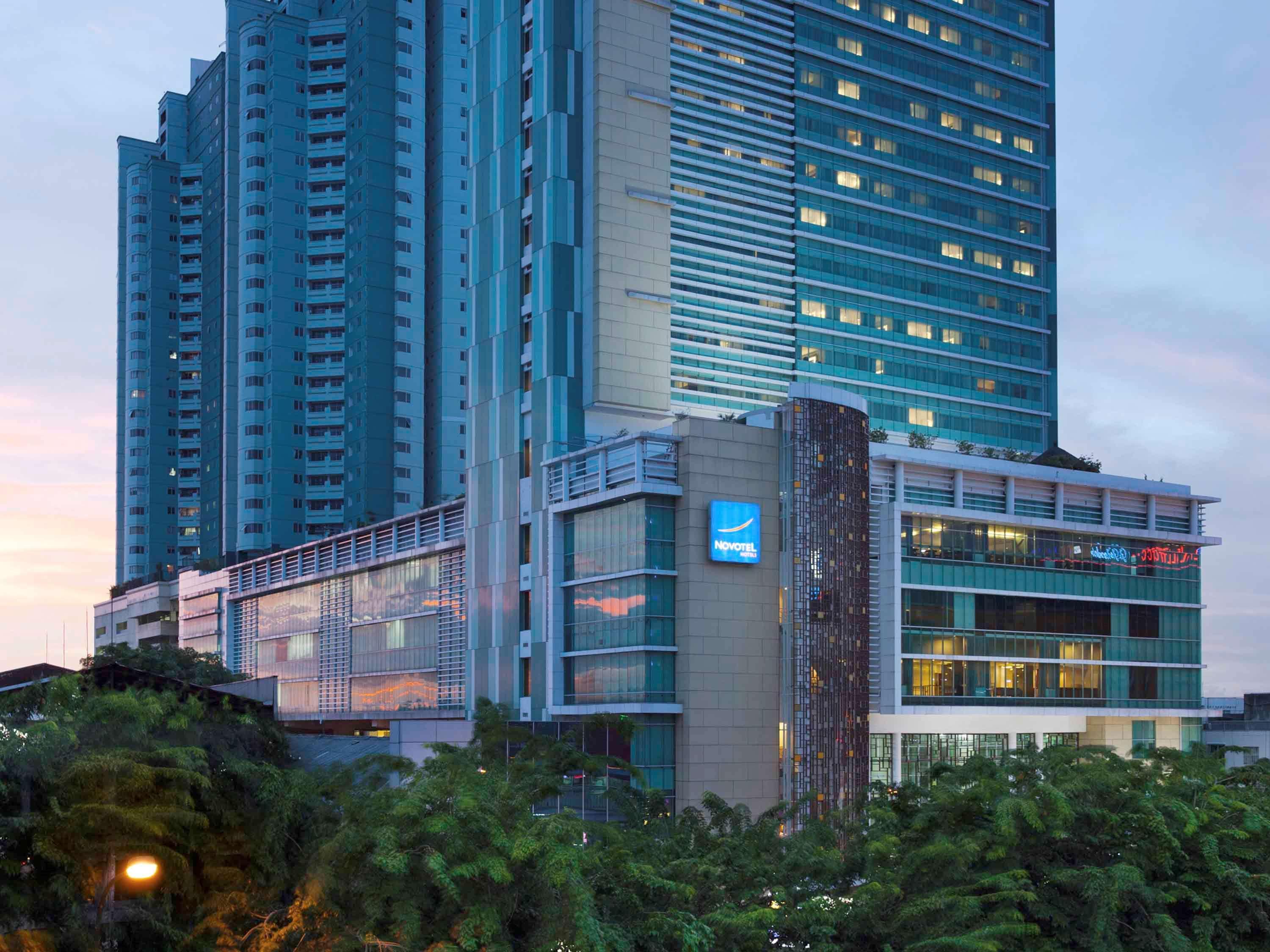 Novotel Jakarta Gajah Mada Extérieur photo