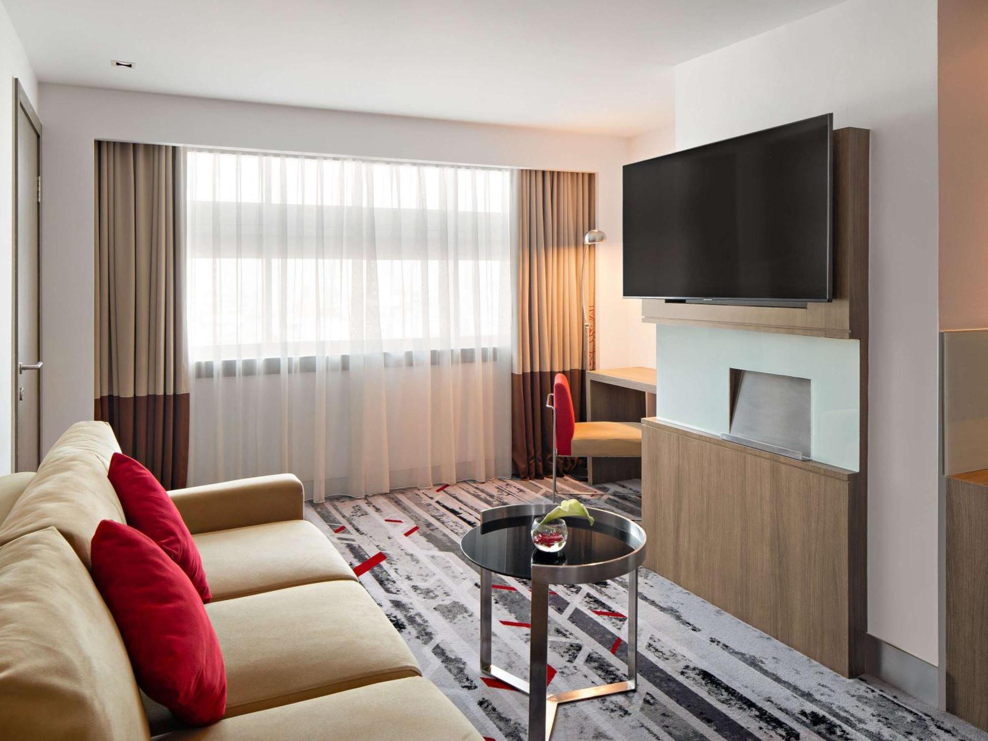 Novotel Jakarta Gajah Mada Extérieur photo