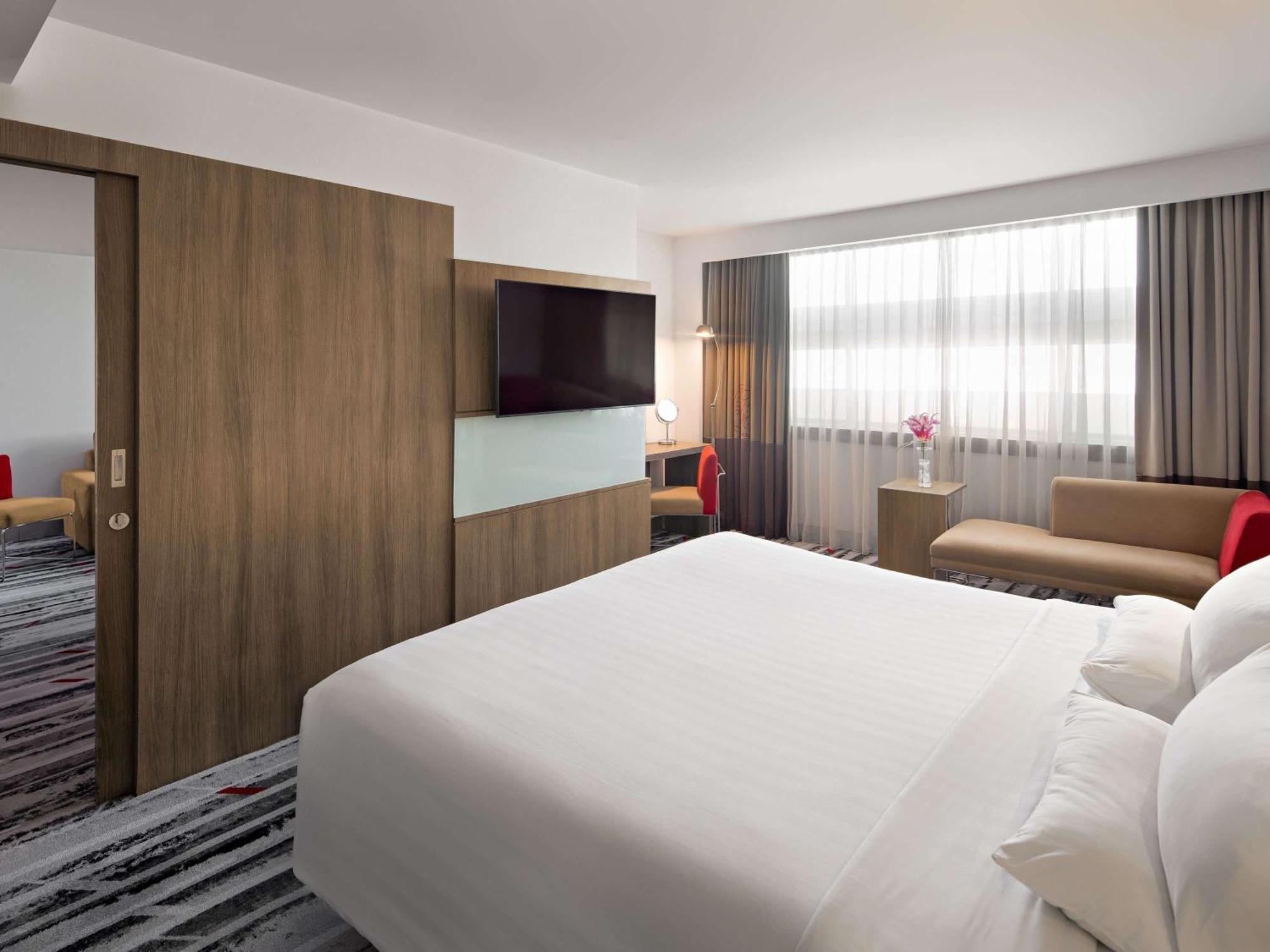 Novotel Jakarta Gajah Mada Extérieur photo