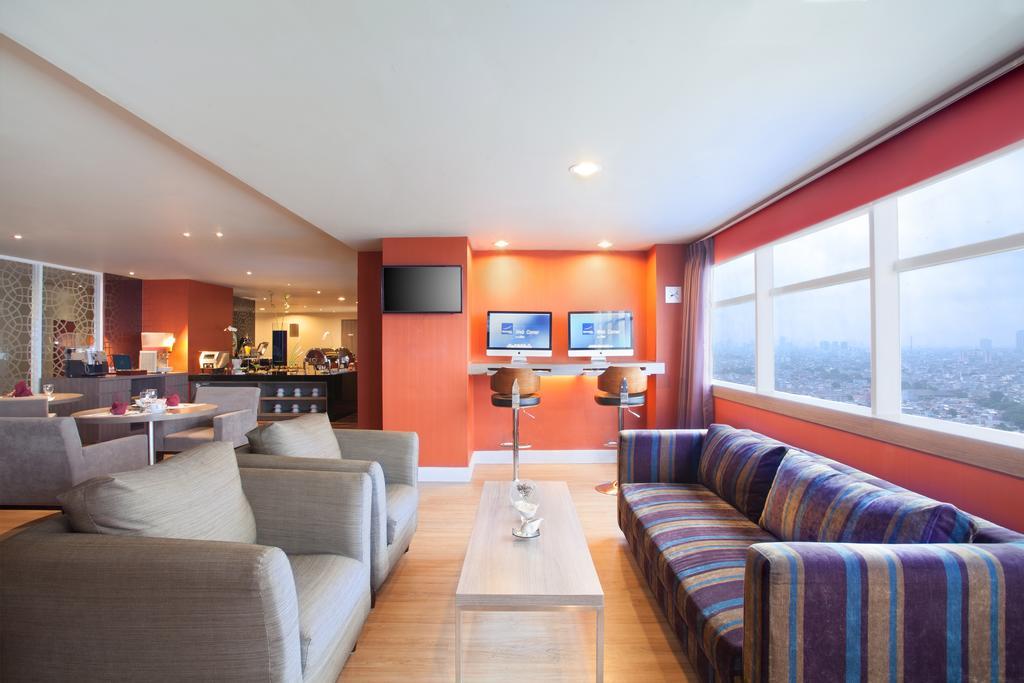 Novotel Jakarta Gajah Mada Extérieur photo