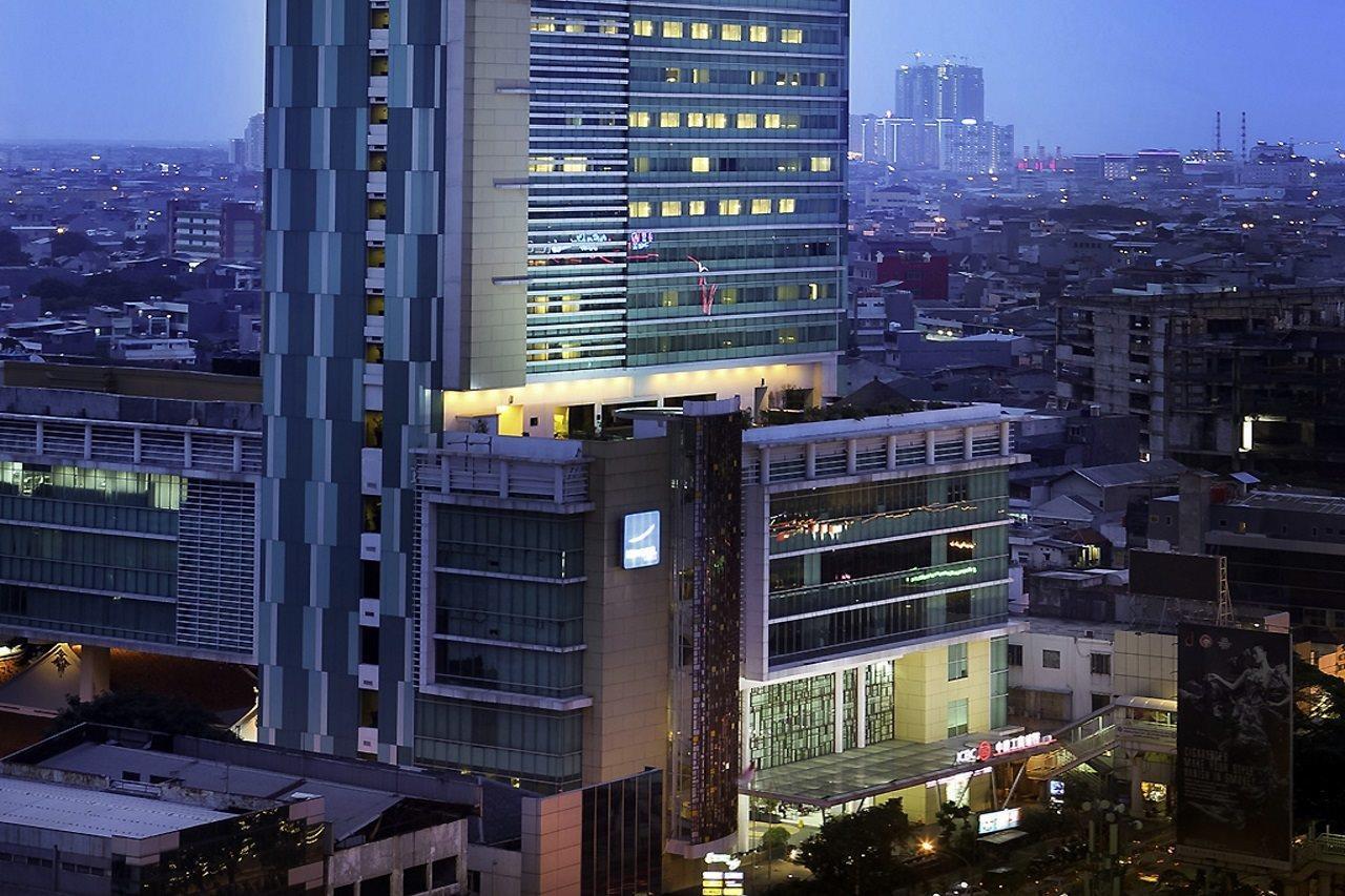 Novotel Jakarta Gajah Mada Extérieur photo