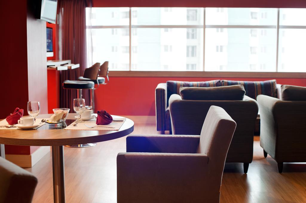 Novotel Jakarta Gajah Mada Extérieur photo