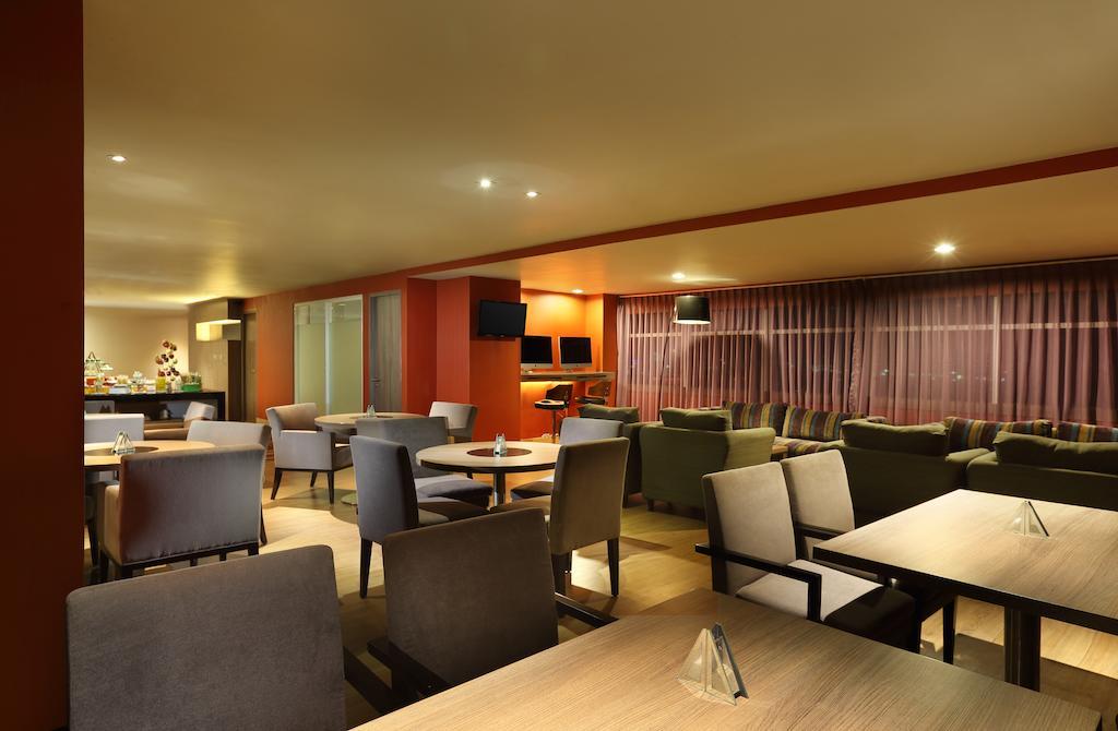 Novotel Jakarta Gajah Mada Extérieur photo