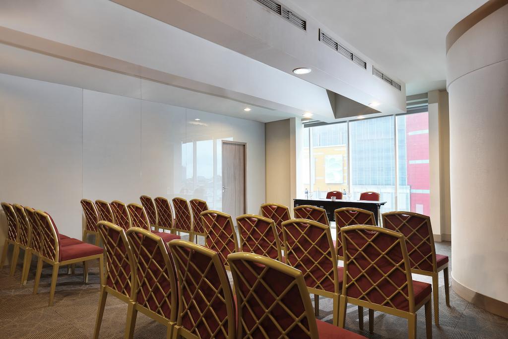 Novotel Jakarta Gajah Mada Extérieur photo