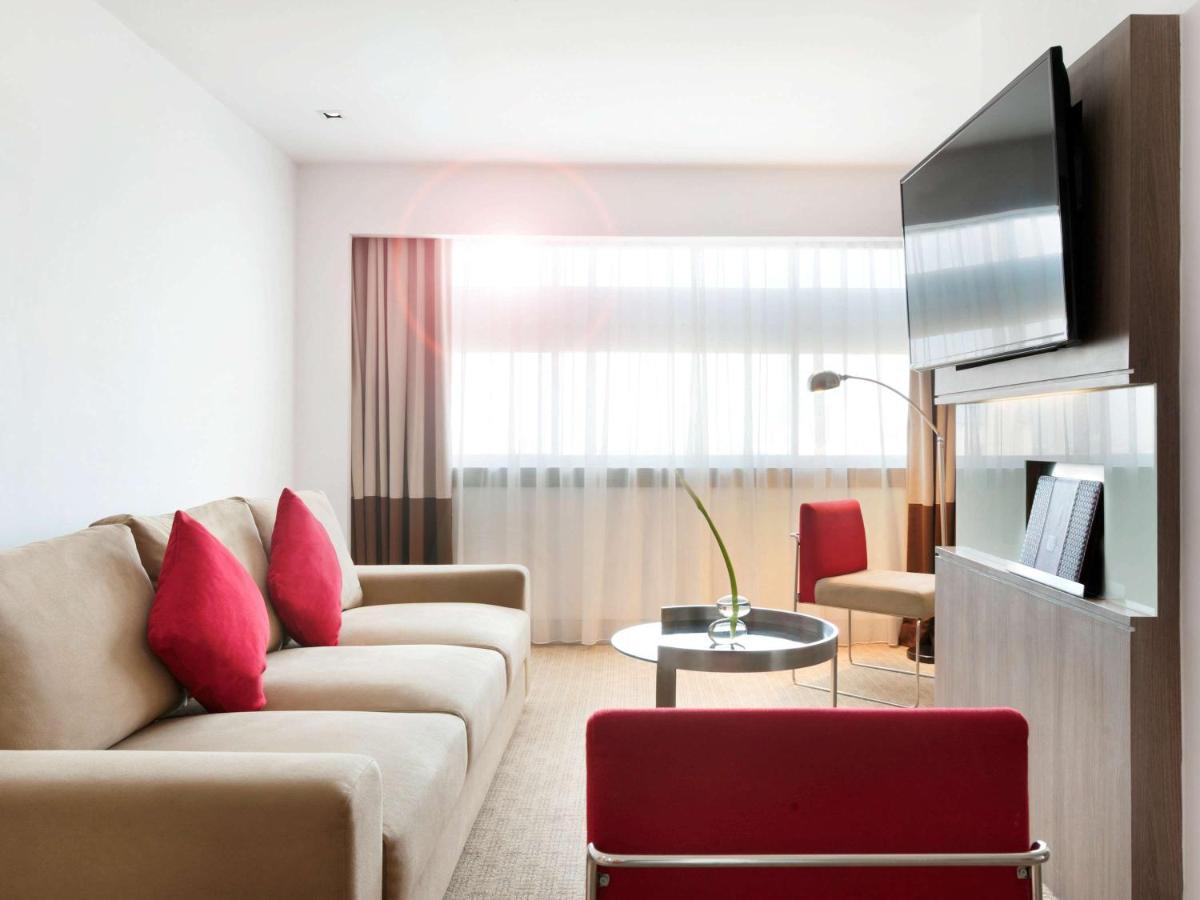 Novotel Jakarta Gajah Mada Extérieur photo